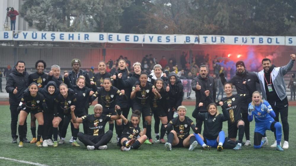 Kadınların lideri Gaziantep ALG, liderliğini sürdürdü